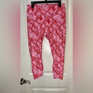 Fabletics Powerhold Pink and Red Snakeskin Capri Leggings Size XL